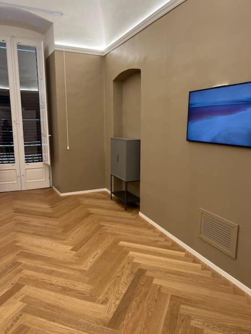 Meh Luxury Apartment City Centre Bari Bagian luar foto