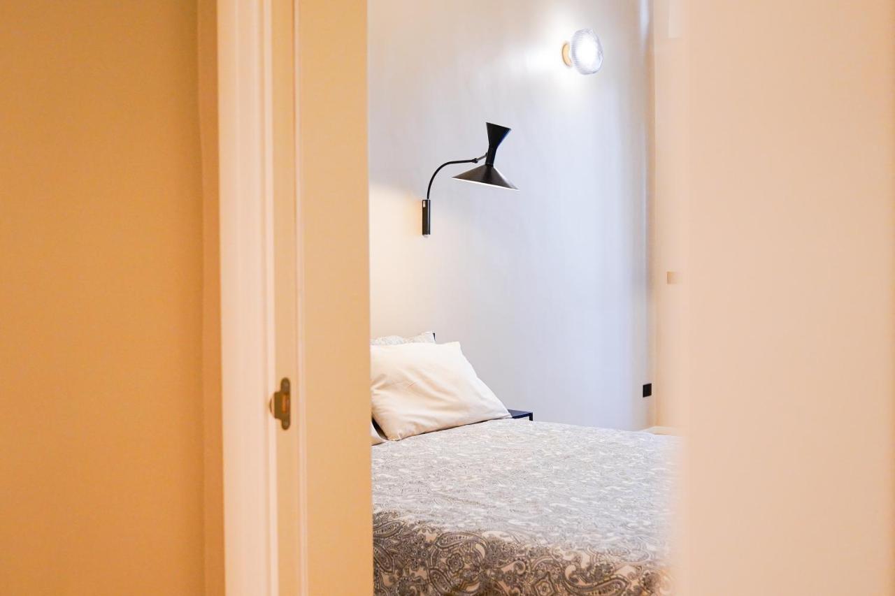 Meh Luxury Apartment City Centre Bari Bagian luar foto