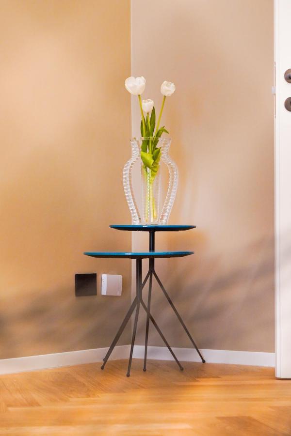 Meh Luxury Apartment City Centre Bari Bagian luar foto