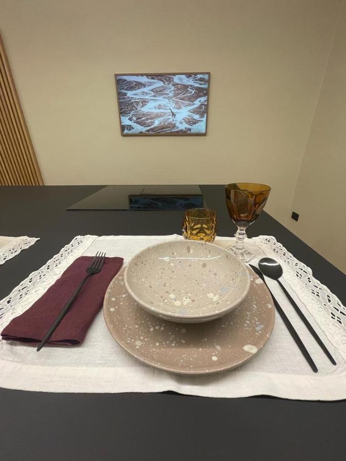 Meh Luxury Apartment City Centre Bari Bagian luar foto