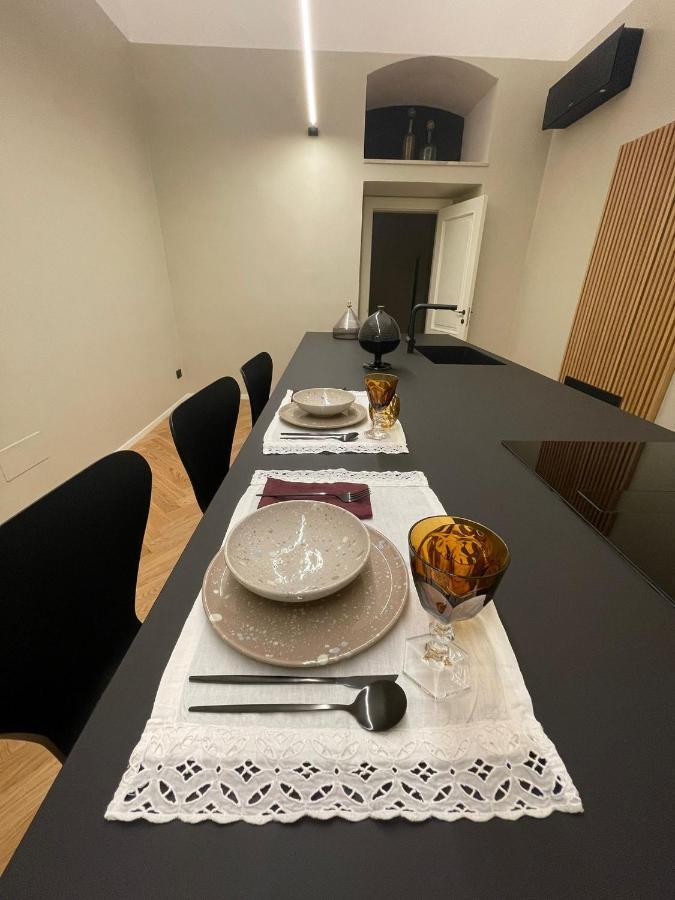Meh Luxury Apartment City Centre Bari Bagian luar foto