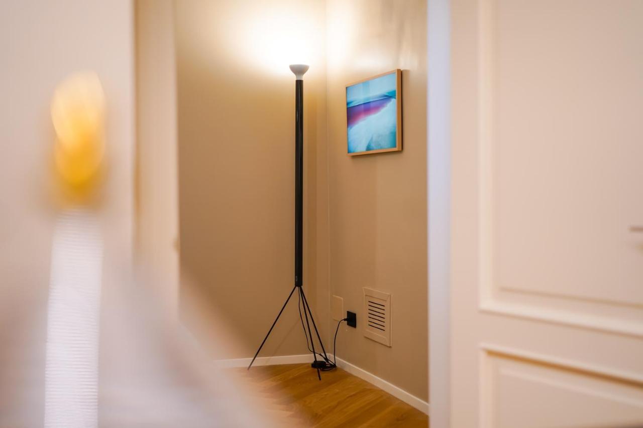 Meh Luxury Apartment City Centre Bari Bagian luar foto